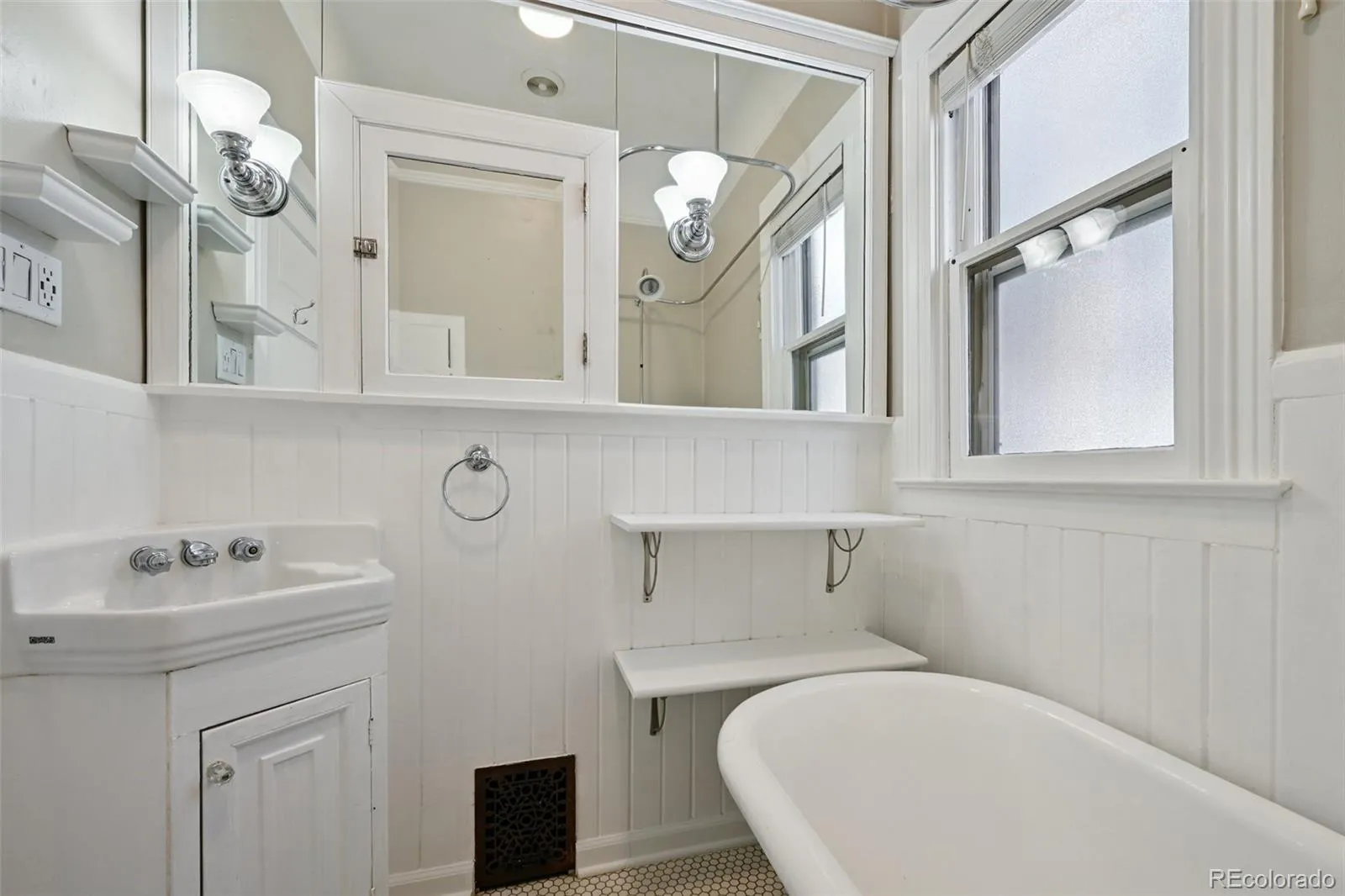 04052026003258 1600 26