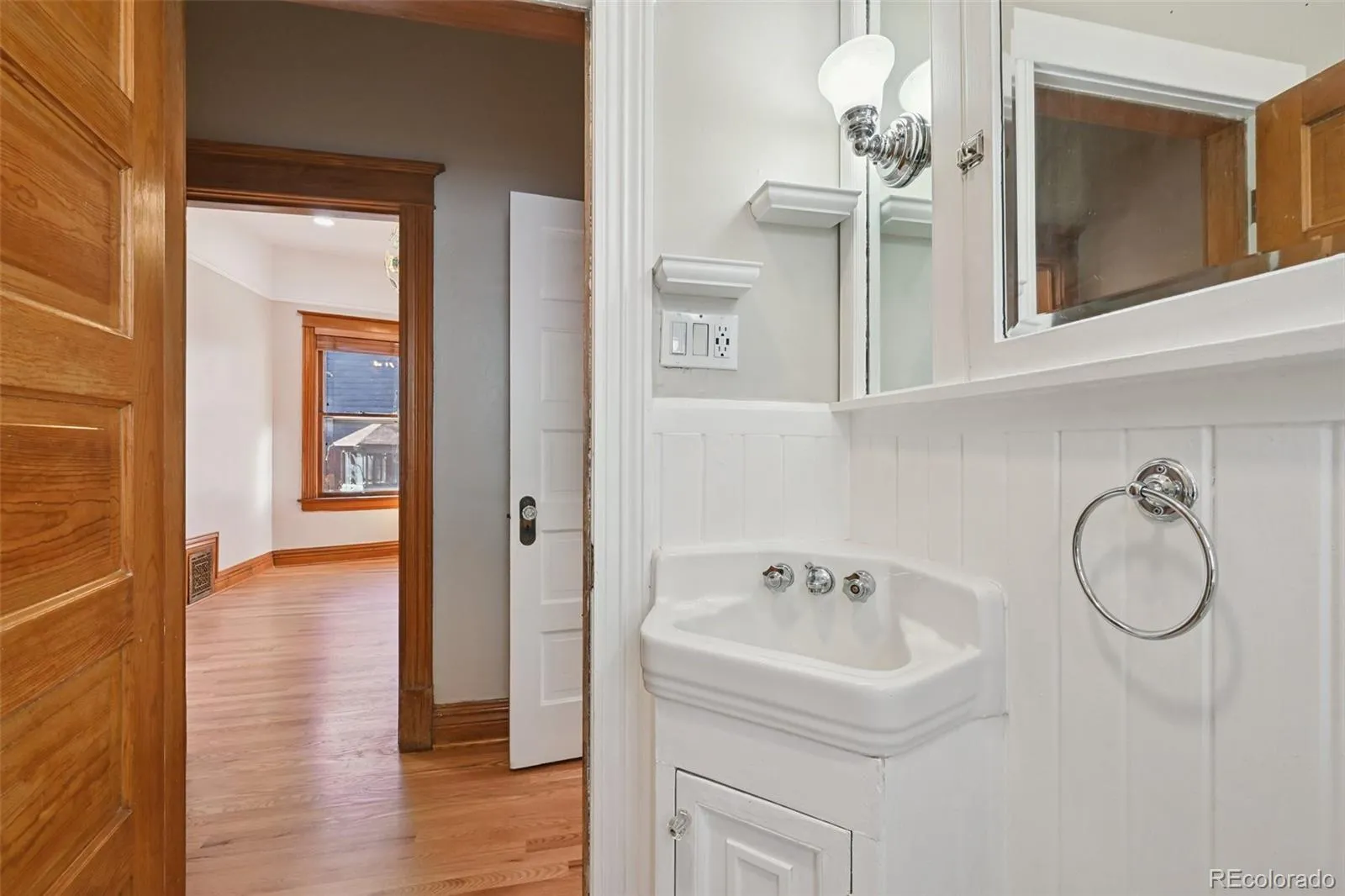 04052026003258 1600 27