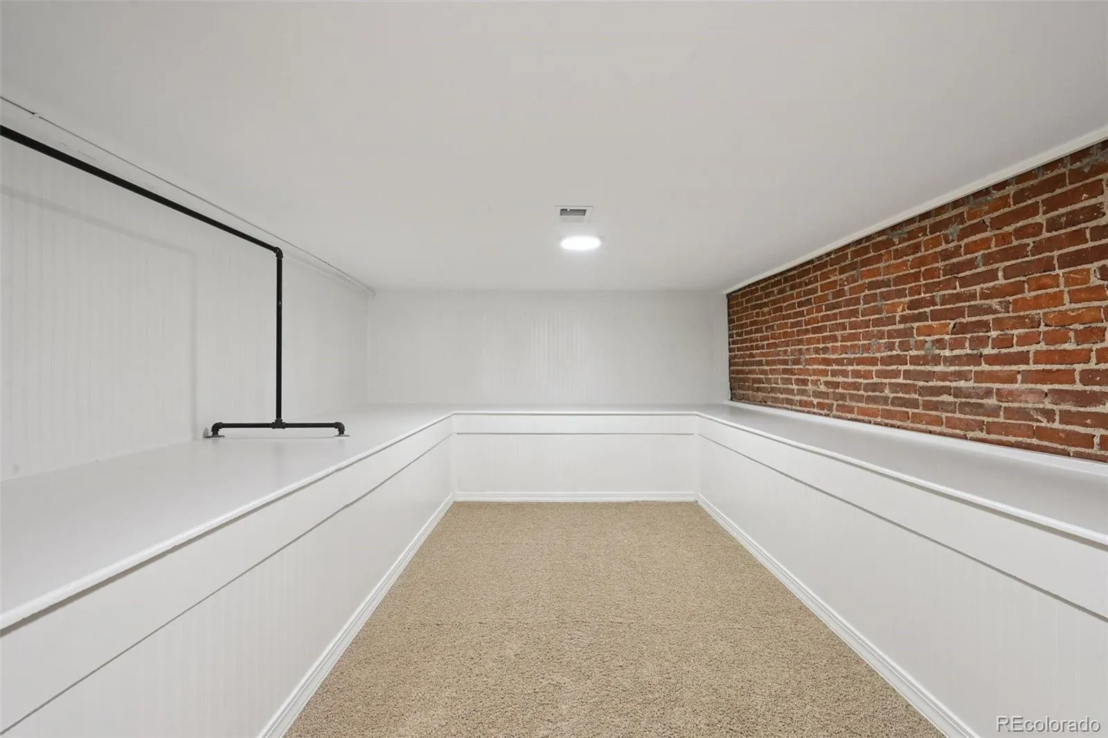 04052026003258 1600 36