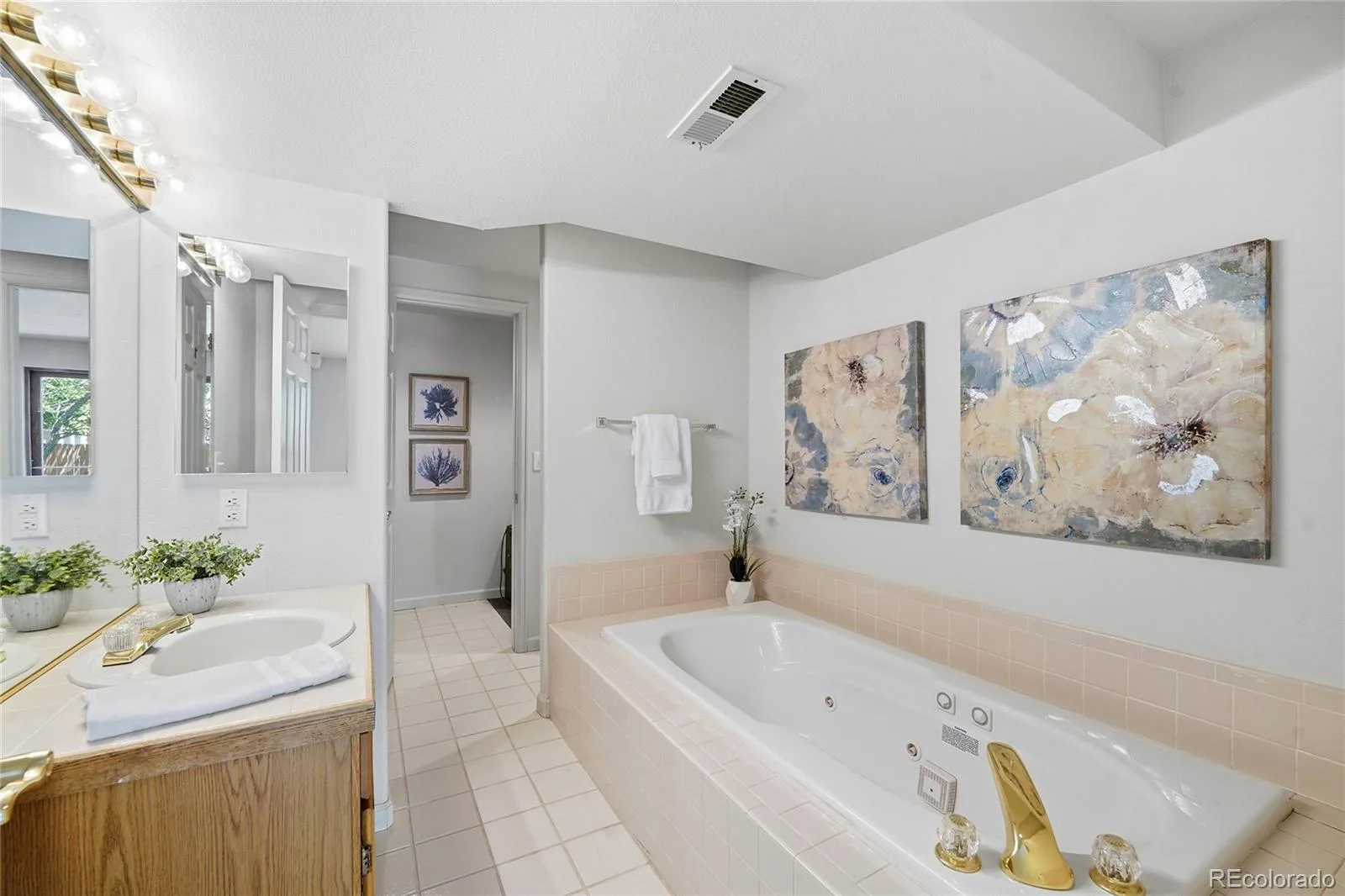 7670 S Hudson Street Littleton CO 80122 MLS #REC2000098 07062026220312 1600 32