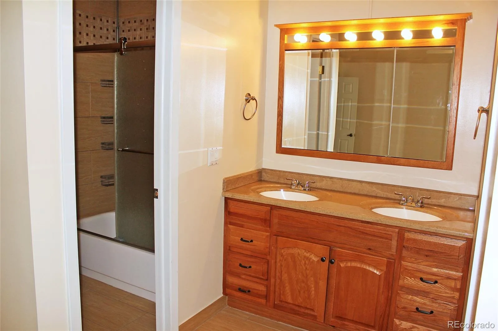 2734 S Heather Gardens Way Aurora CO 80014 | MLS #REC2000290 07092026215121 1600 11