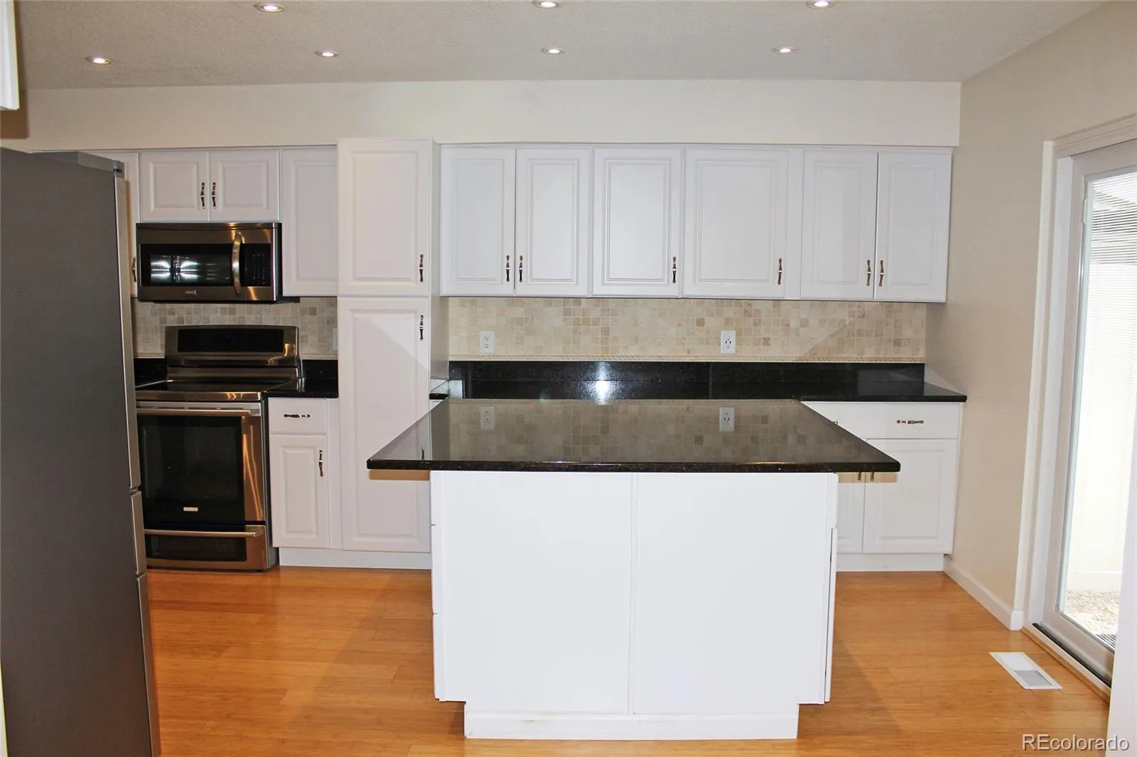 2734 S Heather Gardens Way Aurora CO 80014 | MLS #REC2000290 07092026215121 1600 8
