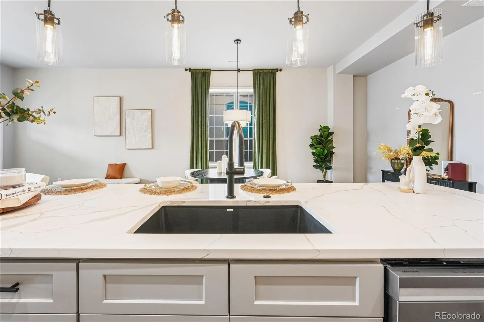 2949 Glenarm Place Denver CO 80205 | MLS #REC2002615 09232026091501 1600 6