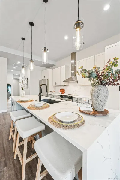 2949 Glenarm Place Denver CO 80205 | MLS #REC2002615 09232026091501 800 10