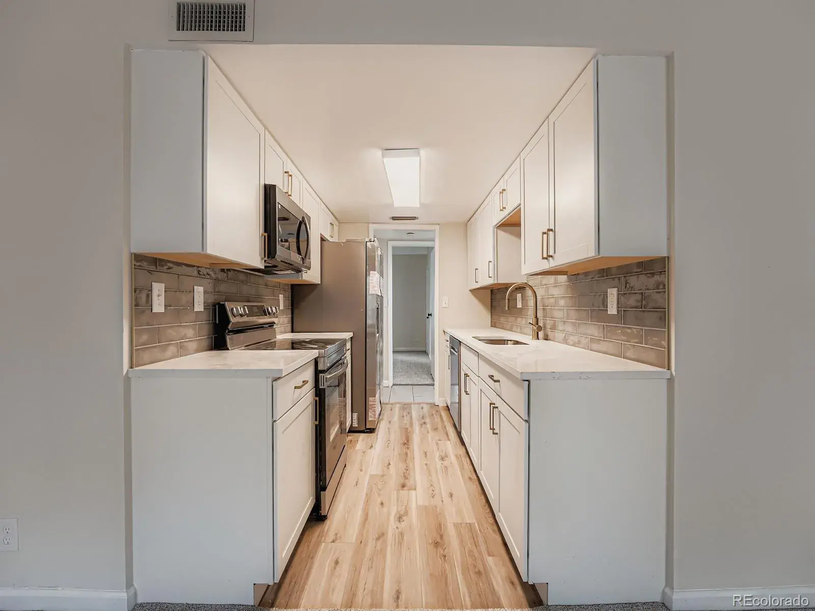 12122025194823 1600 11