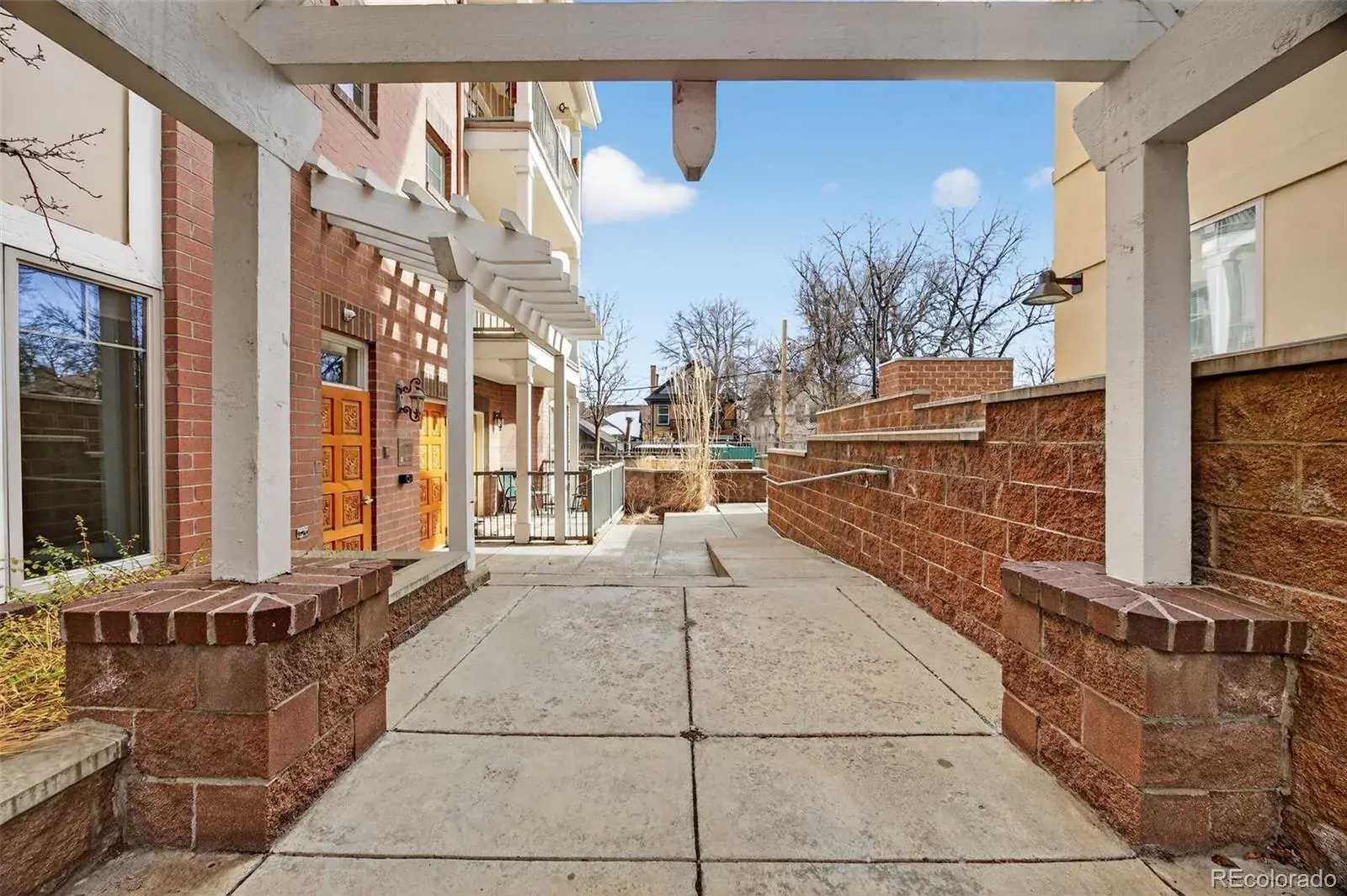 02202026010129 1600 32