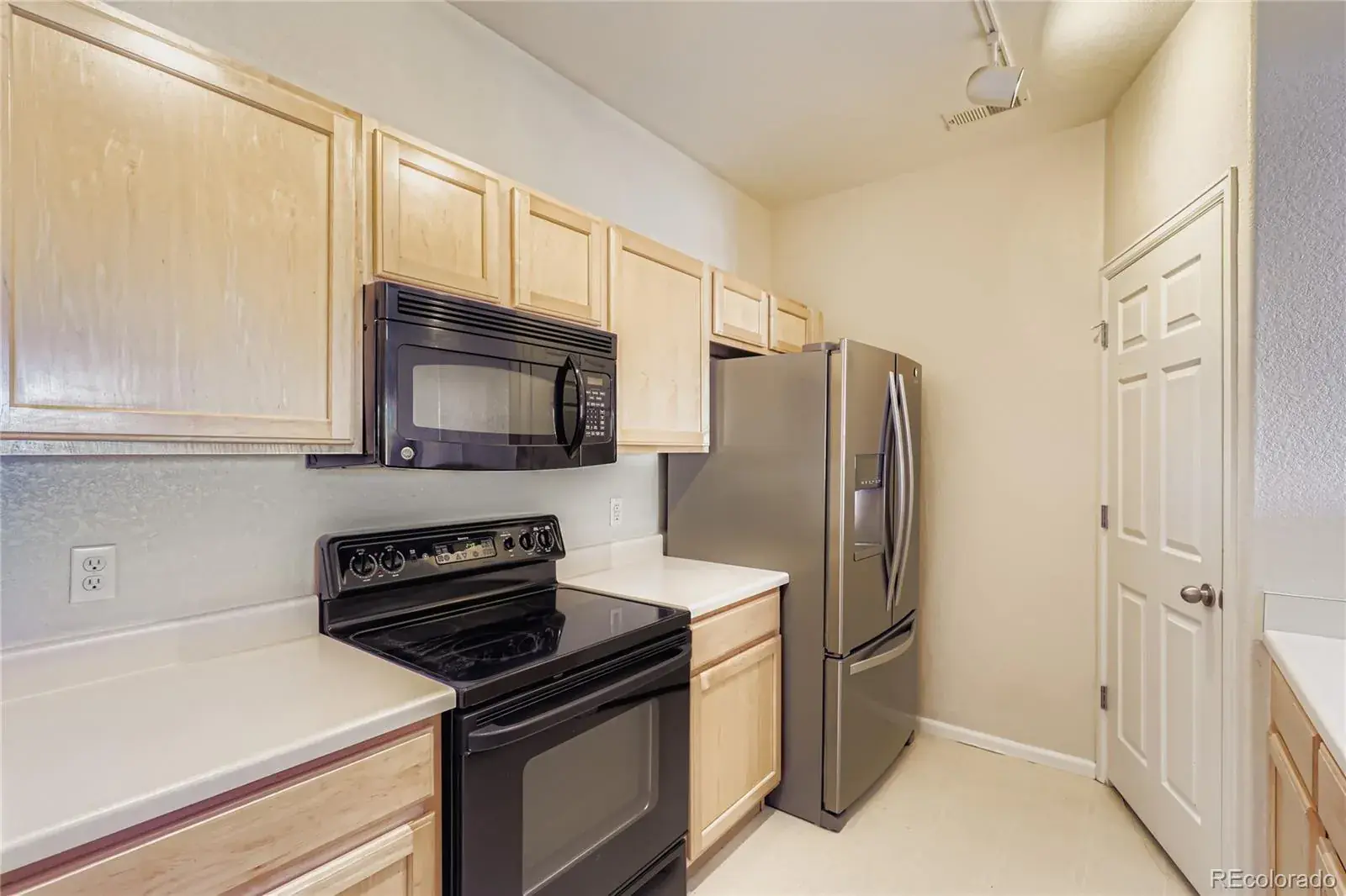 5255 Memphis Street #717 Denver CO 80239 MLS #REC2011906 12022025212539 1600 4