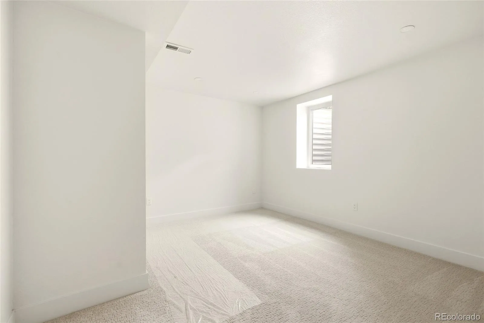 8520 W Virginia Avenue Lakewood CO 80226 | MLS #REC2013993 08062026033427 1600 32