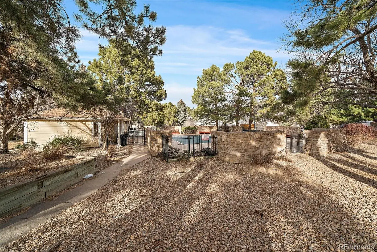 471 S Kalispell Way #101 Aurora CO 80017 MLS #REC2015268 02202026012640 1600 25