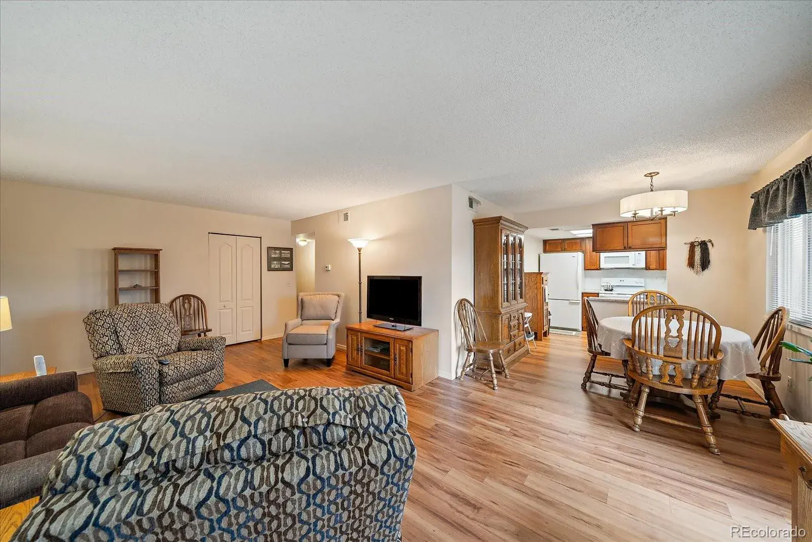 471 S Kalispell Way #101 Aurora CO 80017 MLS #REC2015268 02202026012640 1600 6