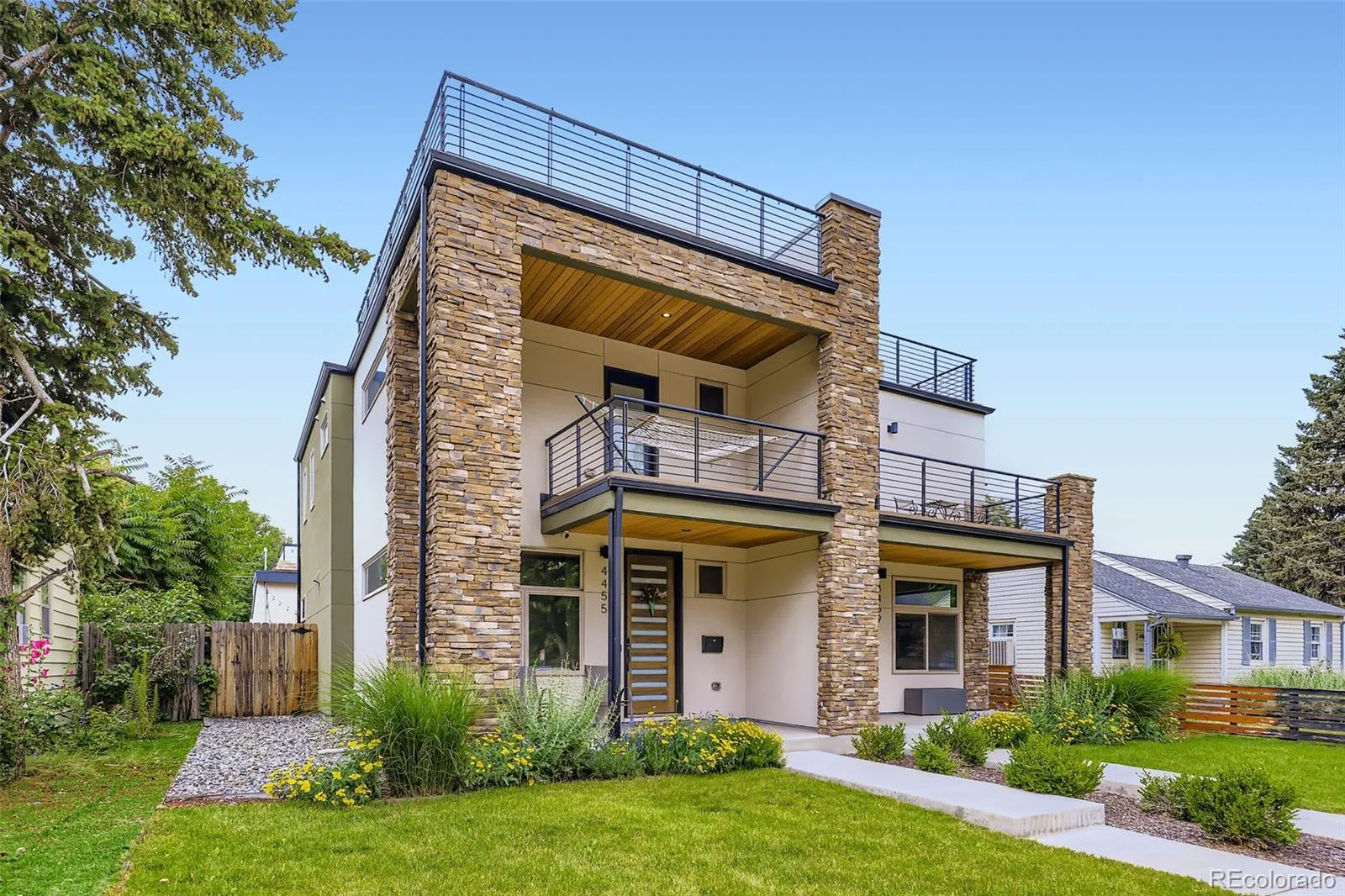 04132026181002 1600 1