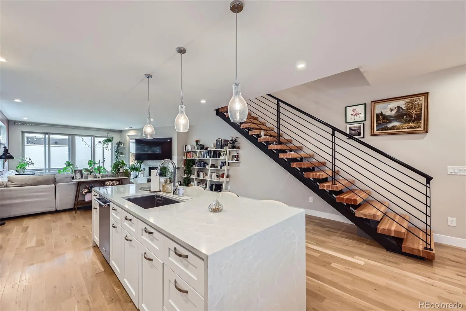 04132026181002 1600 9