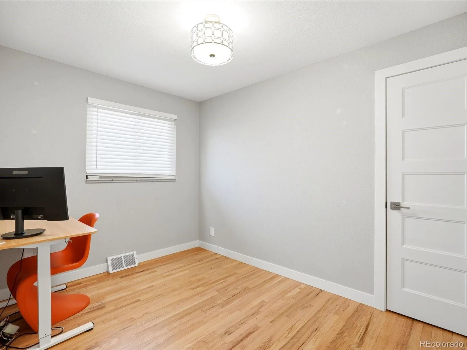 04162026023924 1600 11