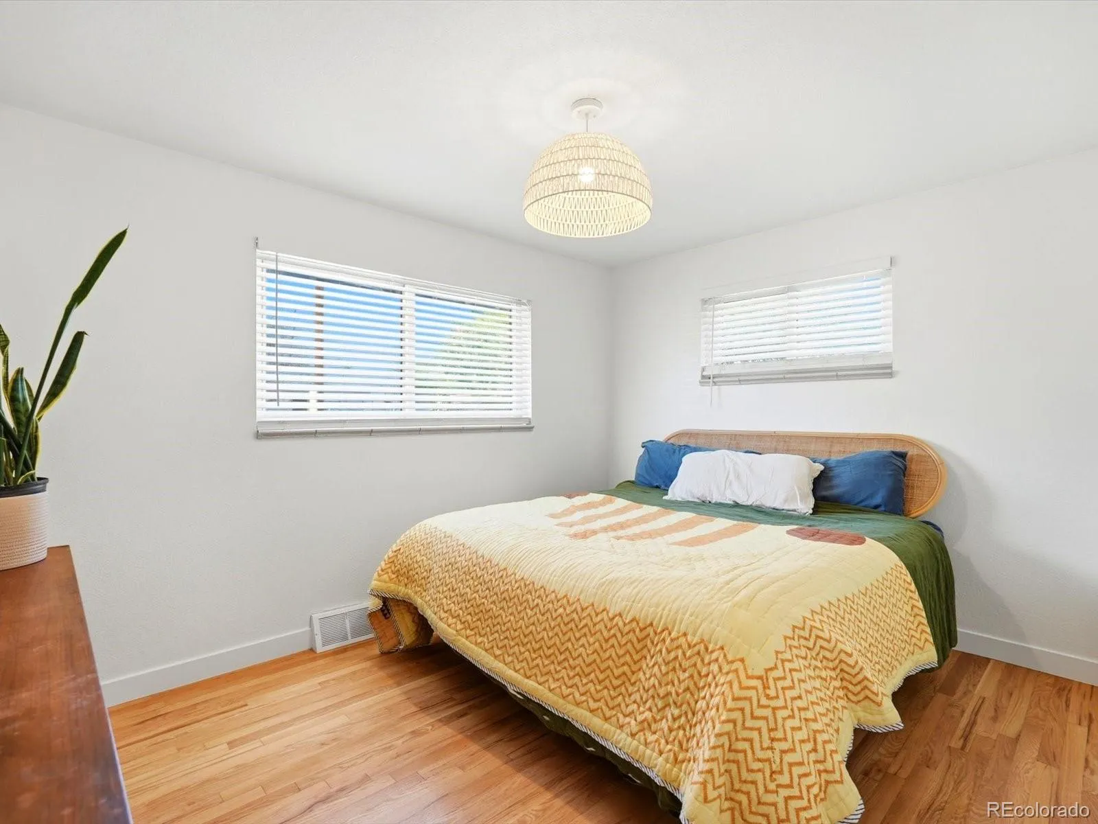 04162026023924 1600 8