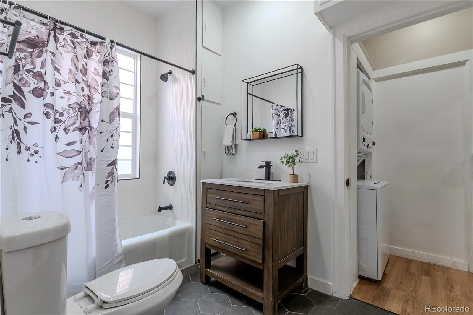 342 S Lincoln Street Denver CO 80209 | MLS #REC2026500 05092026022551 1600 17