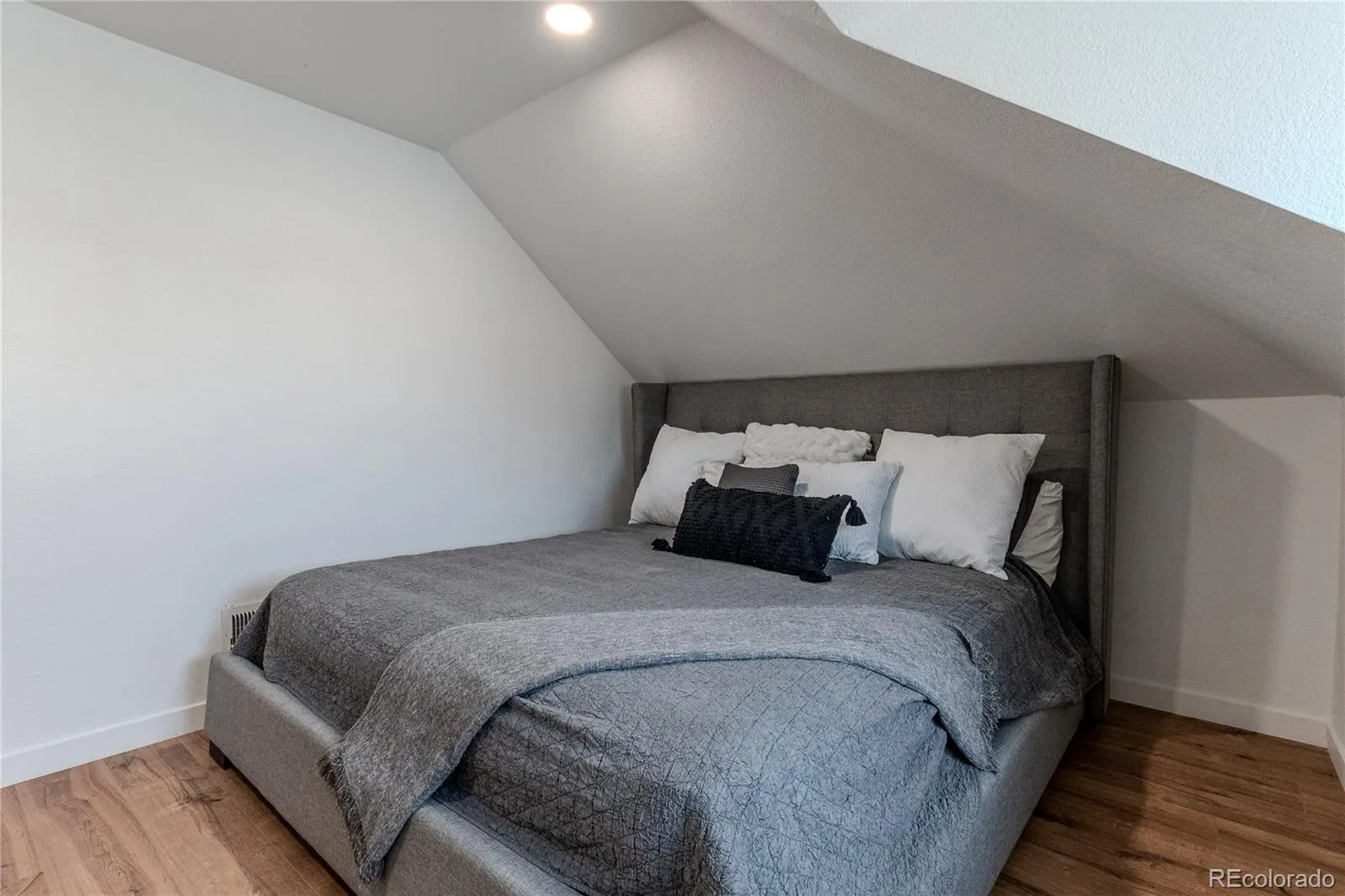 342 S Lincoln Street Denver CO 80209 | MLS #REC2026500 05092026022551 1600 20