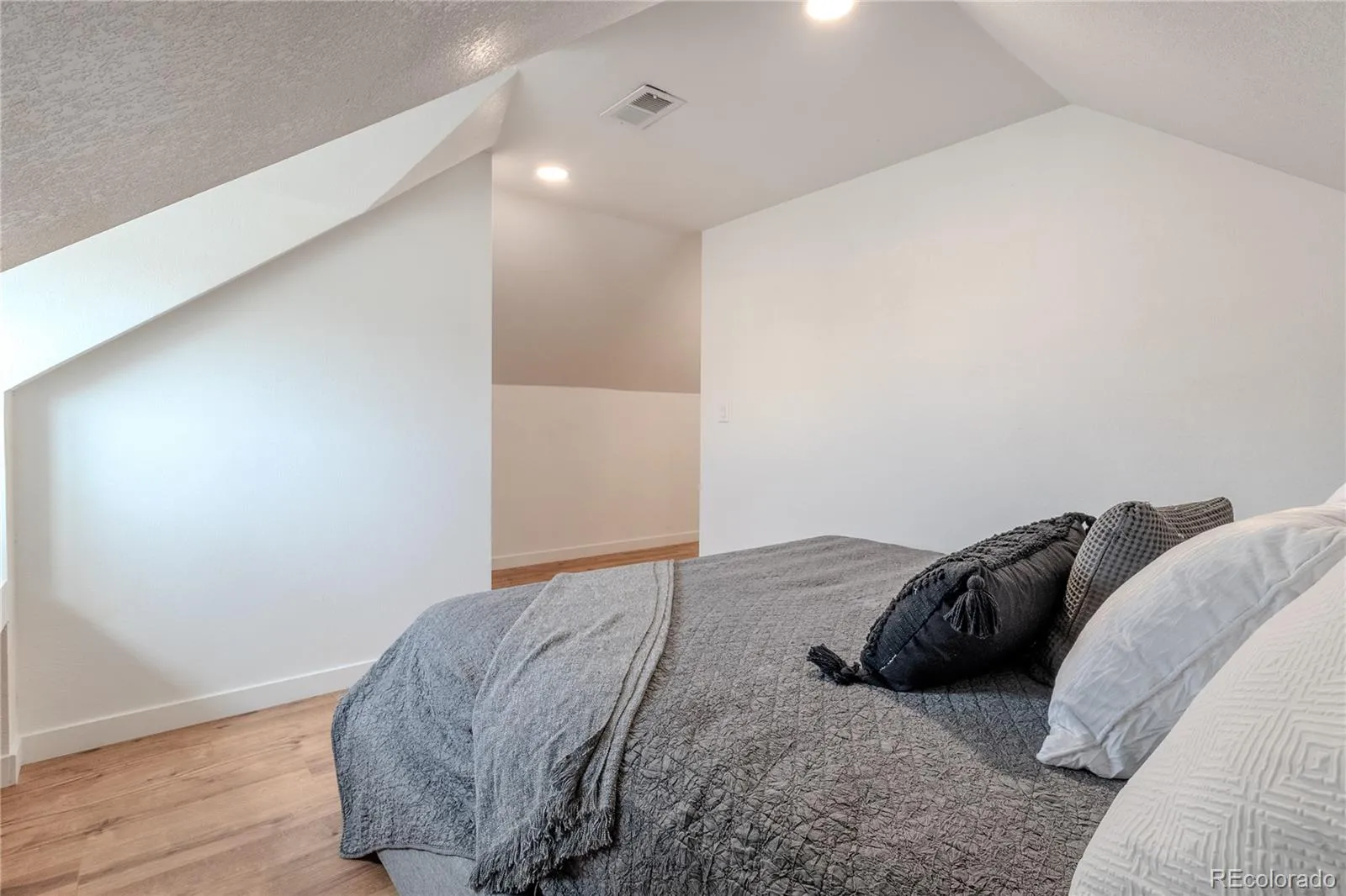 342 S Lincoln Street Denver CO 80209 | MLS #REC2026500 05092026022551 1600 21