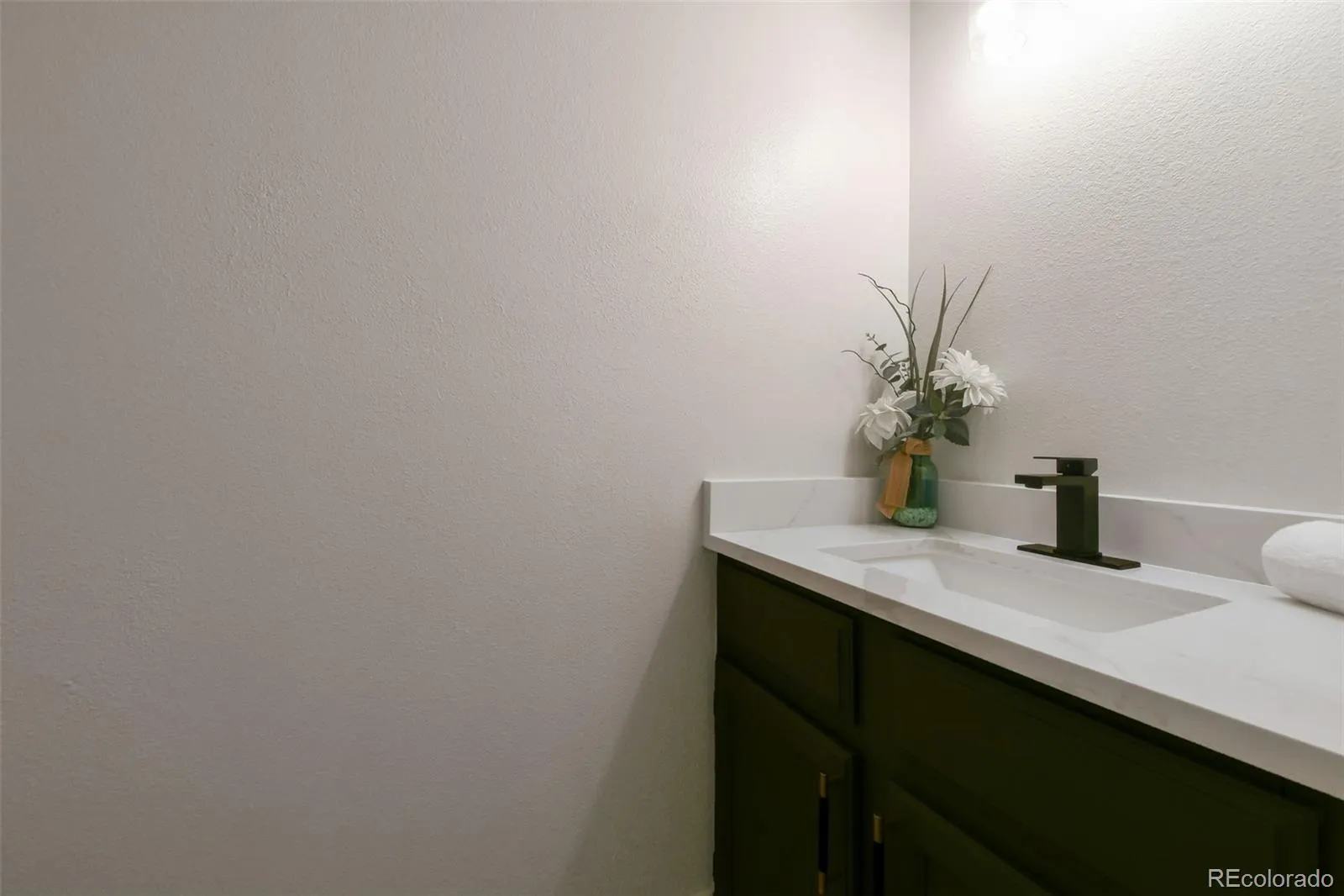 11149 W 17th Avenue #104 Lakewood CO 80215 | MLS #REC2028248 05192026194942 1600 4