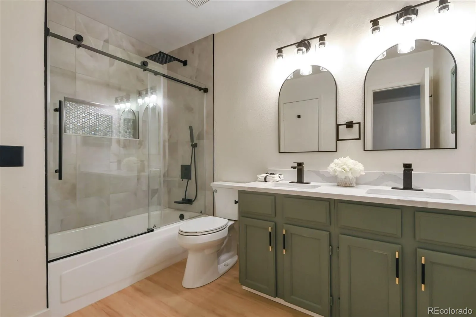 11149 W 17th Avenue #104 Lakewood CO 80215 | MLS #REC2028248 05192026194942 1600 7