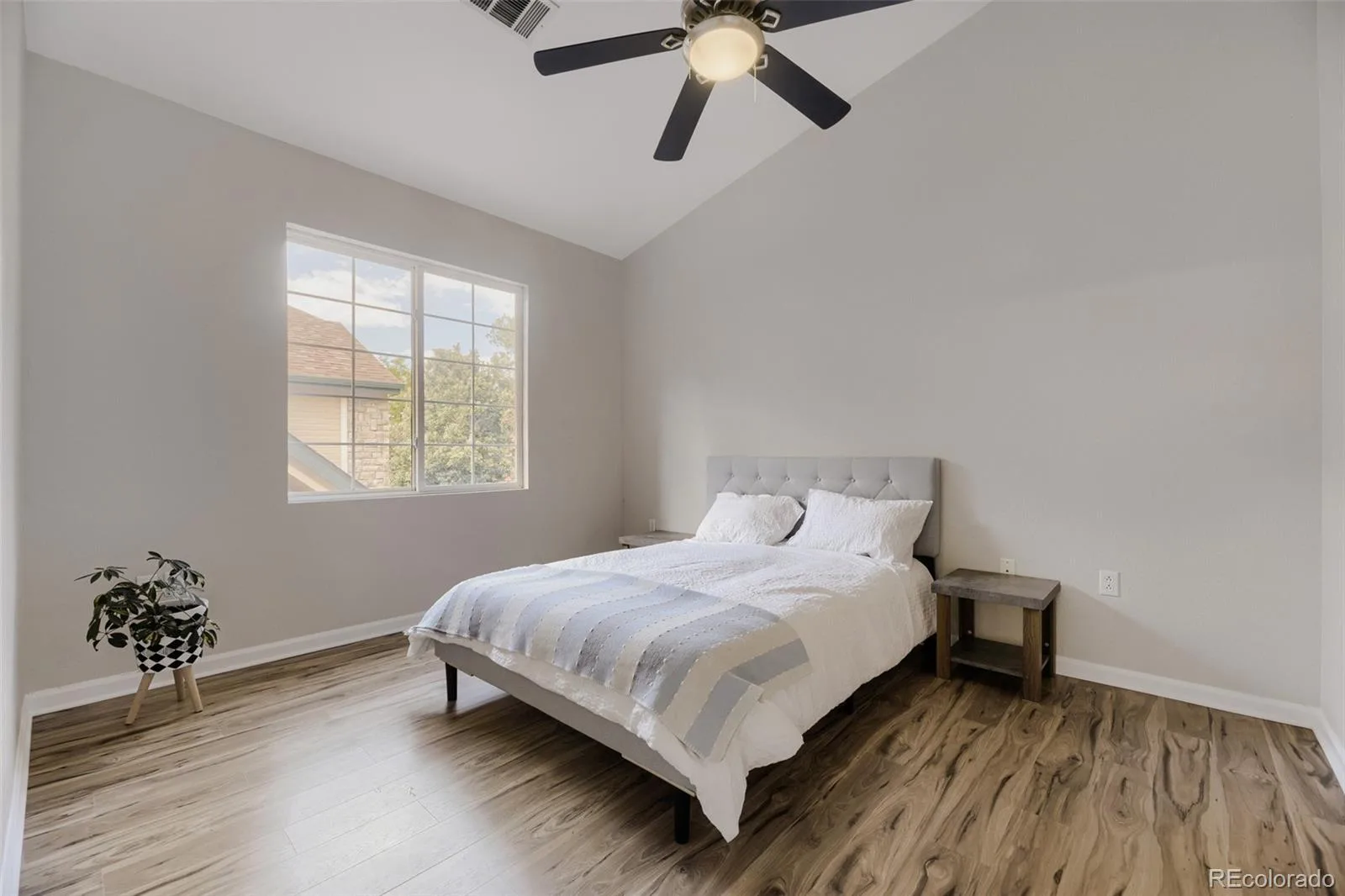 4045 S Crystal Circle #204 Aurora CO 80014 | MLS #REC2028660 08282026170925 1600 10