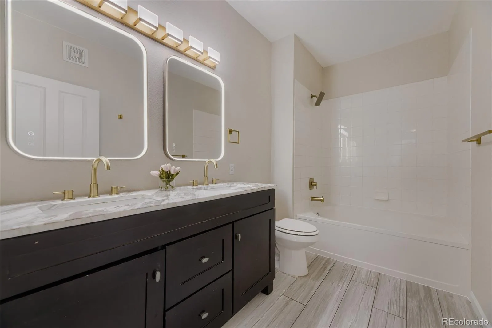 4045 S Crystal Circle #204 Aurora CO 80014 | MLS #REC2028660 08282026170925 1600 12