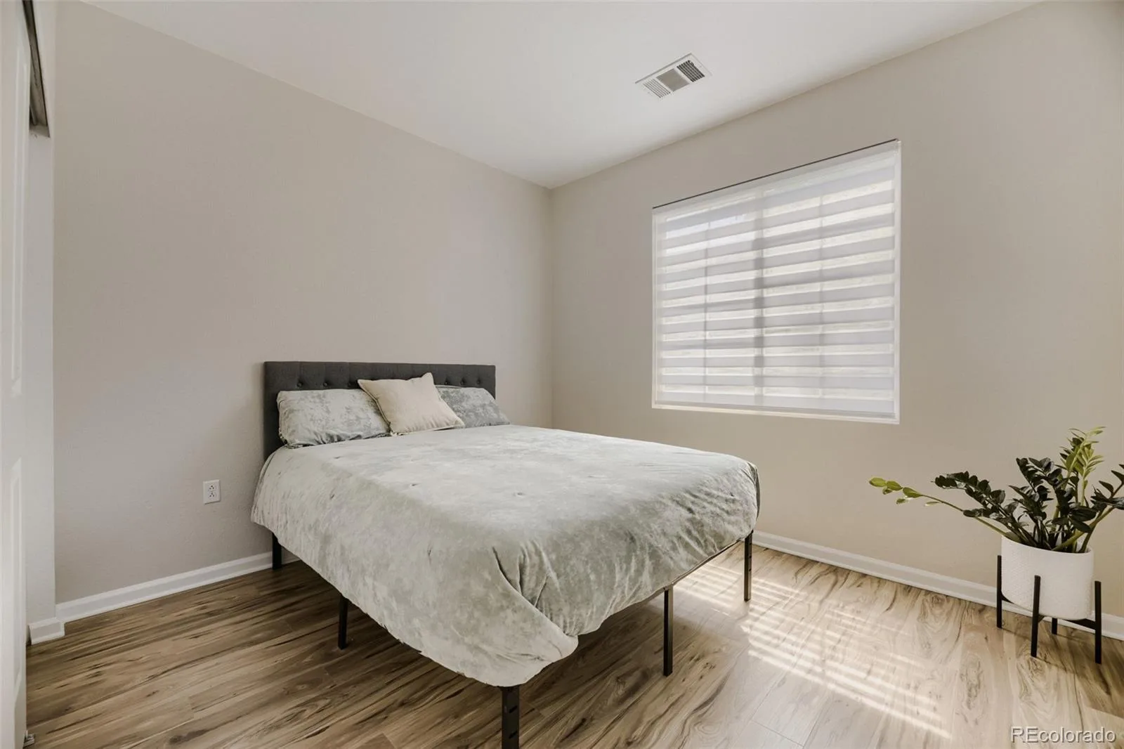 4045 S Crystal Circle #204 Aurora CO 80014 | MLS #REC2028660 08282026170925 1600 14