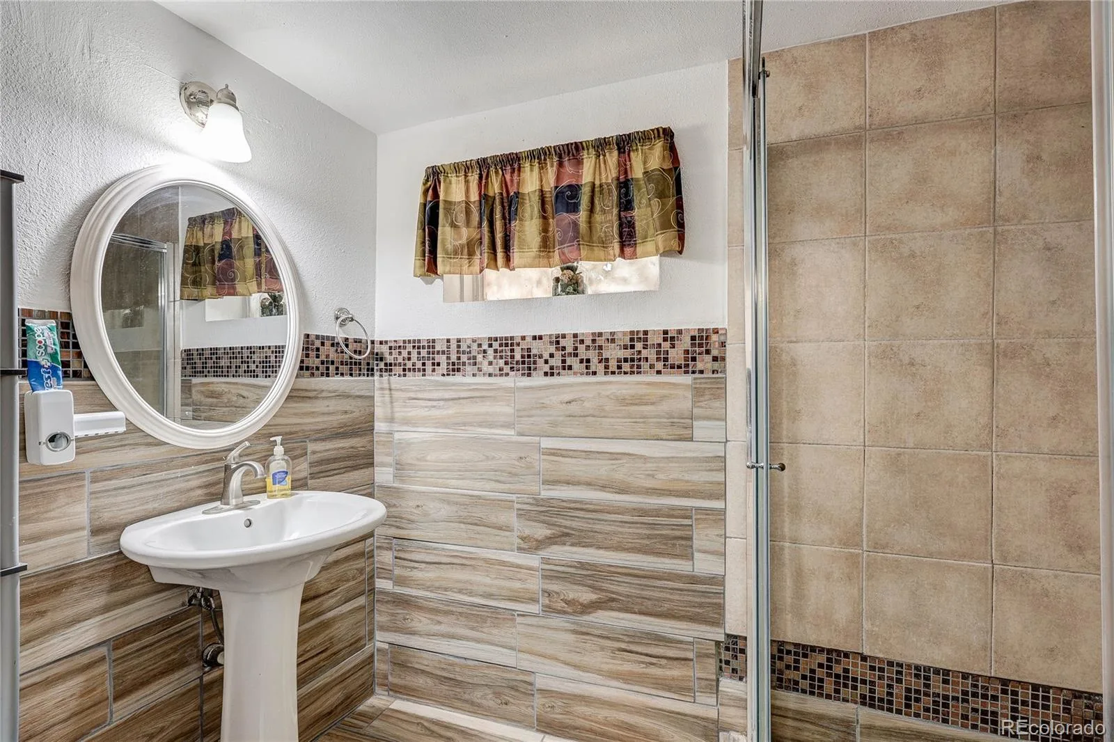13142 E Louisiana Avenue Aurora CO 80012 MLS #REC2033225 06252026215917 1600 36