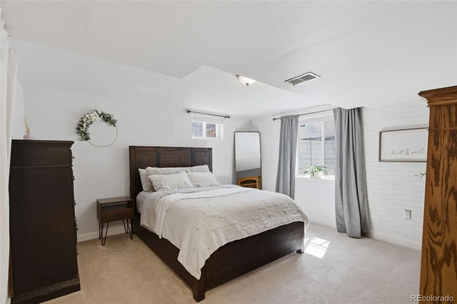 03262026153956 1600 21