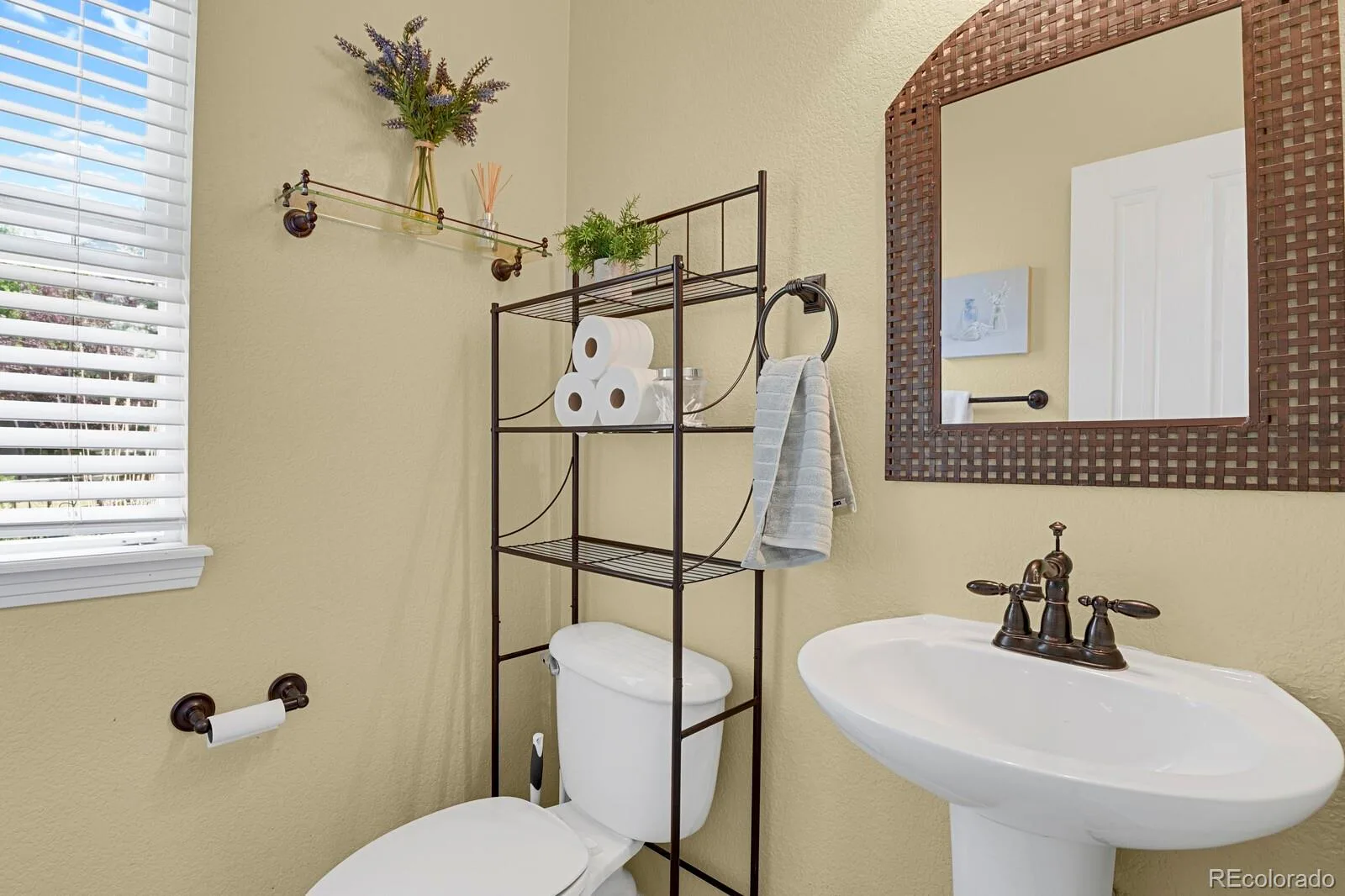 25583 E Frost Place Aurora CO 80016 MLS #REC2034146 07062026150647 1600 20