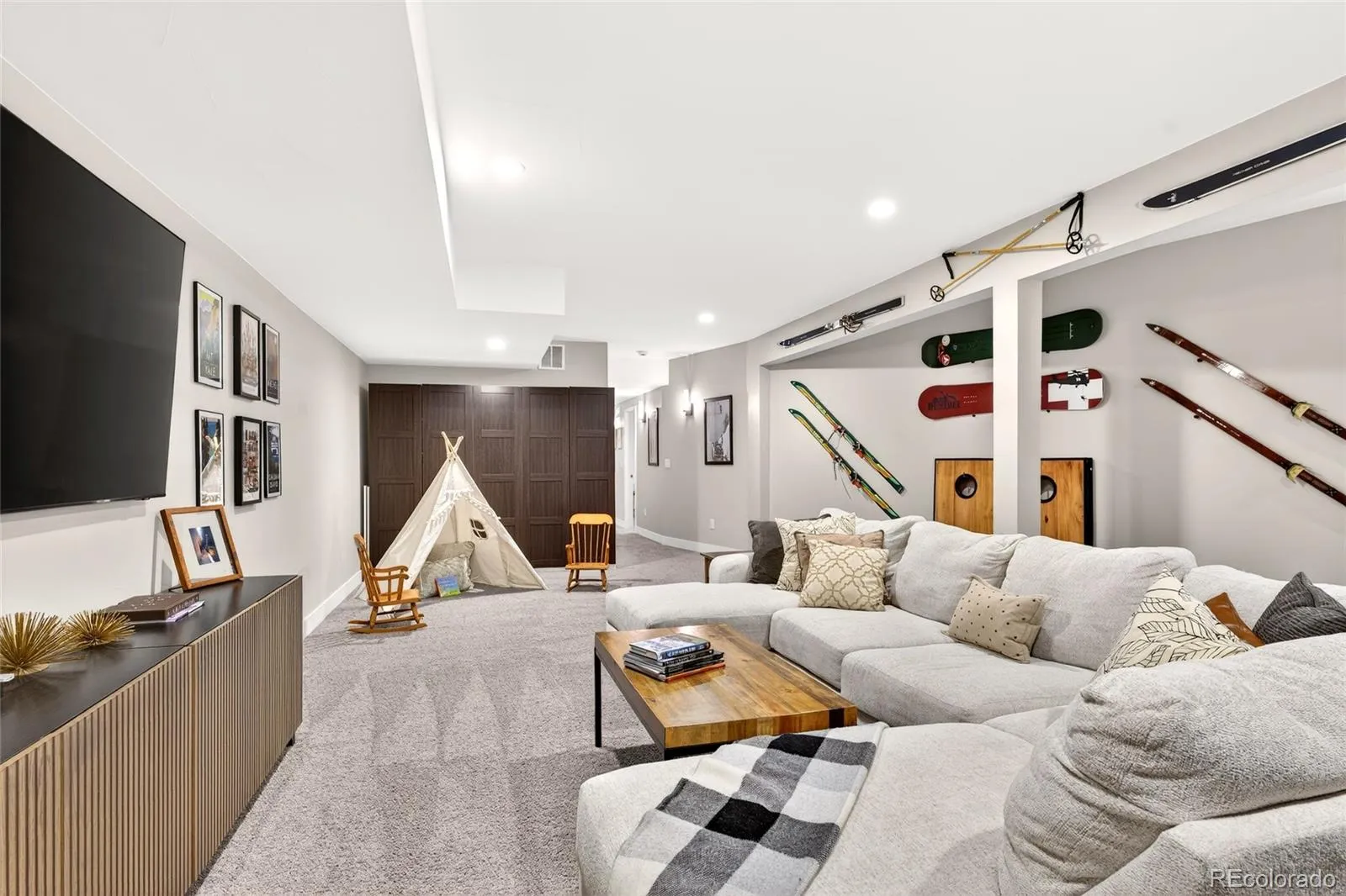 04122026080051 1600 18