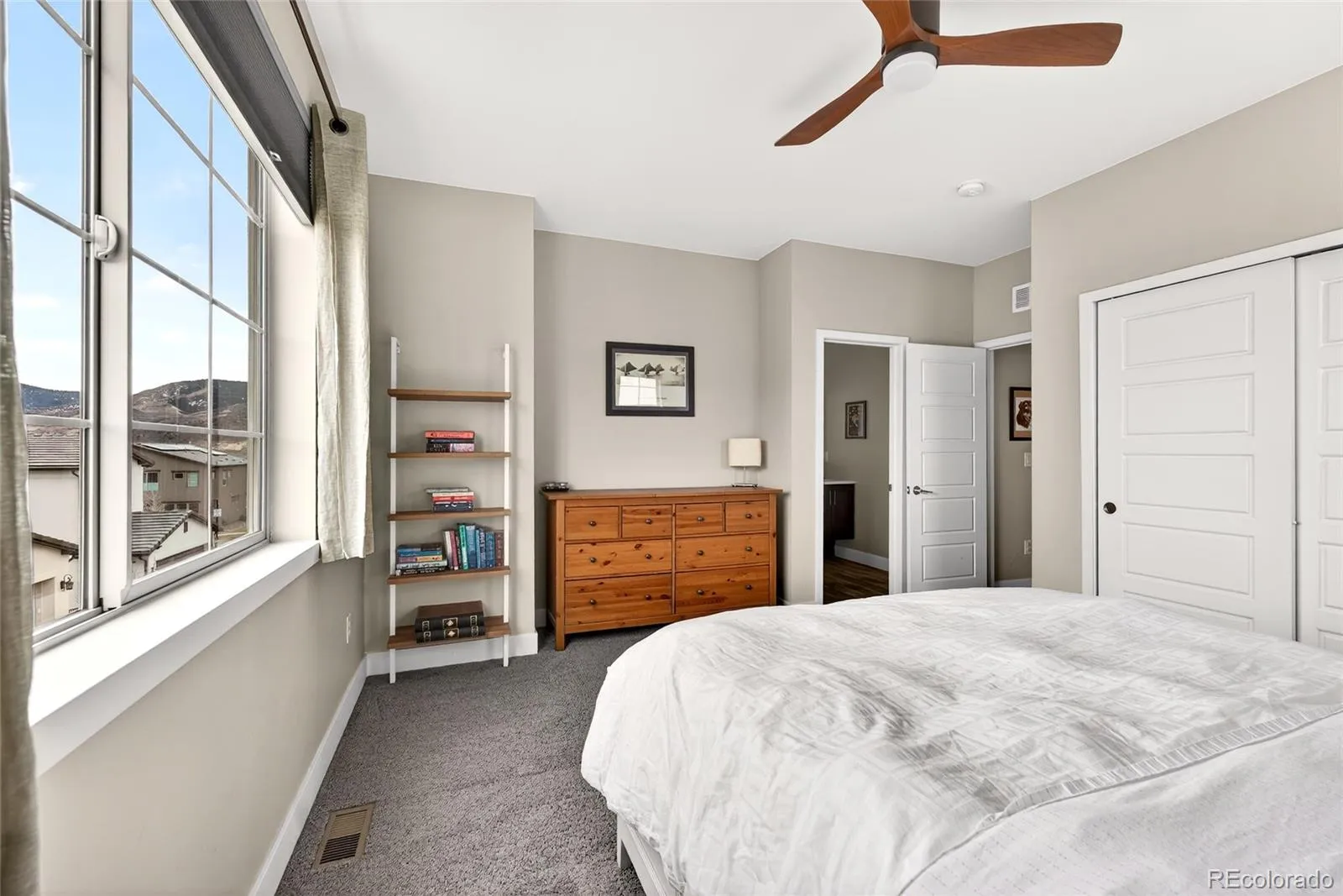 04122026080051 1600 24