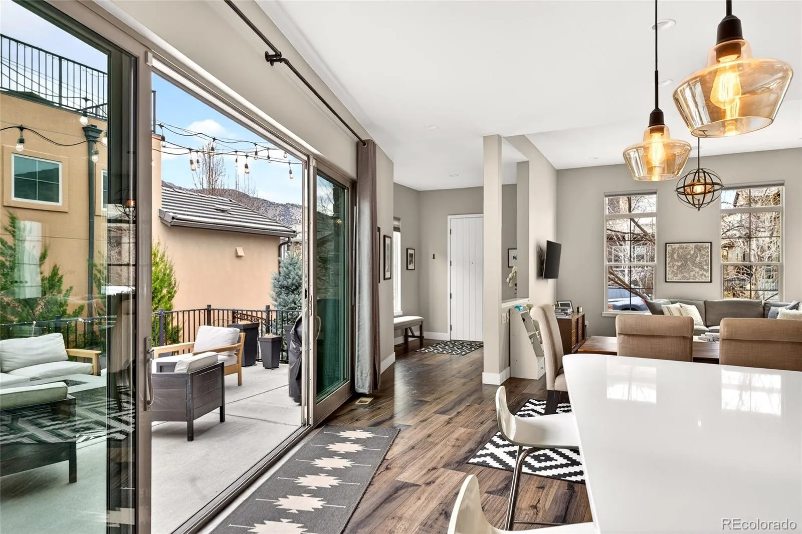 04122026080051 1600 32