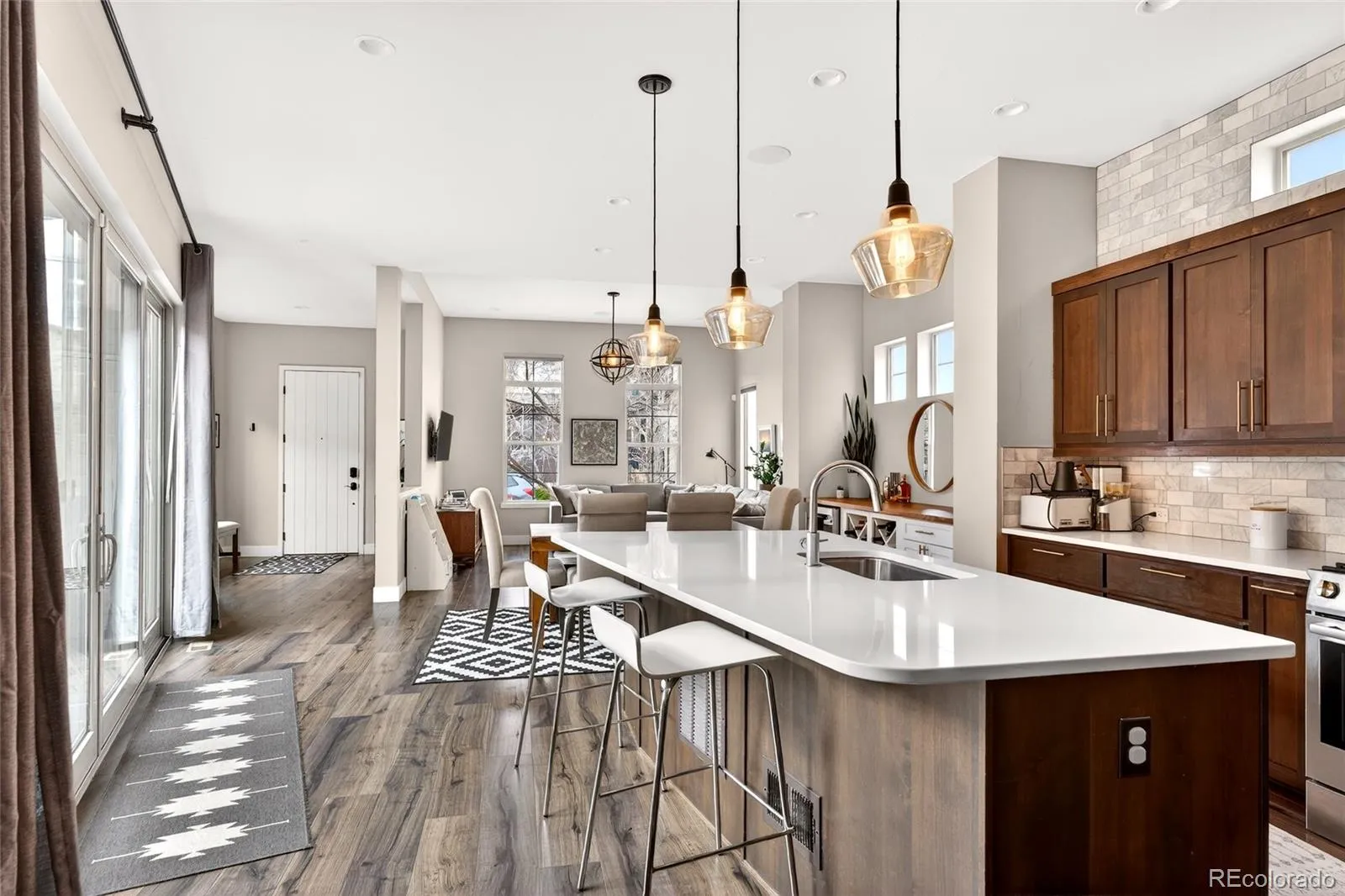 04122026080051 1600 35