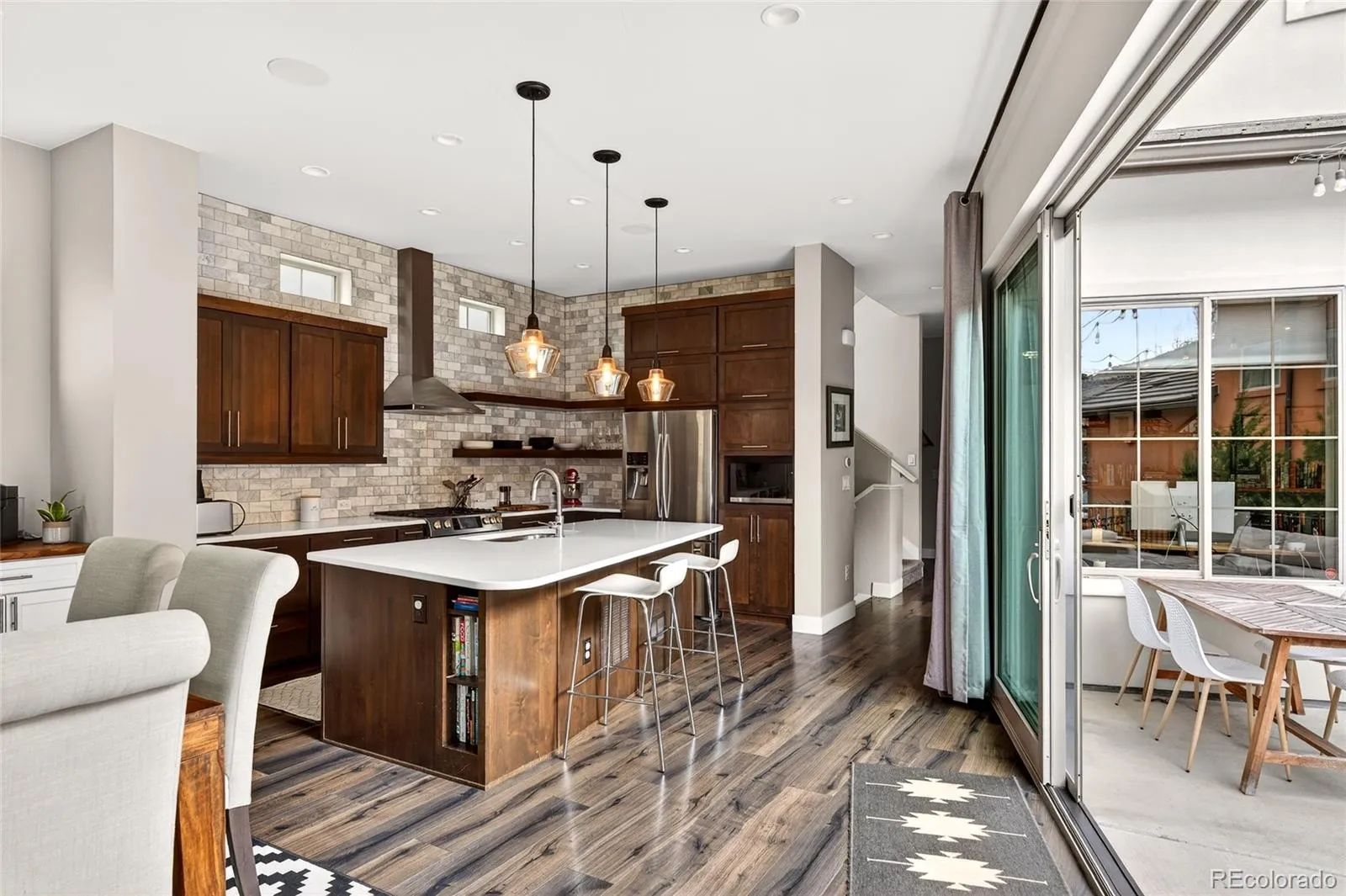 04122026080051 1600 4