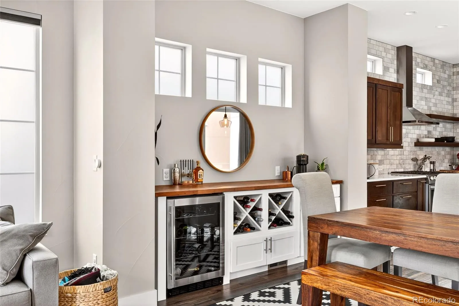 04122026080051 1600 8