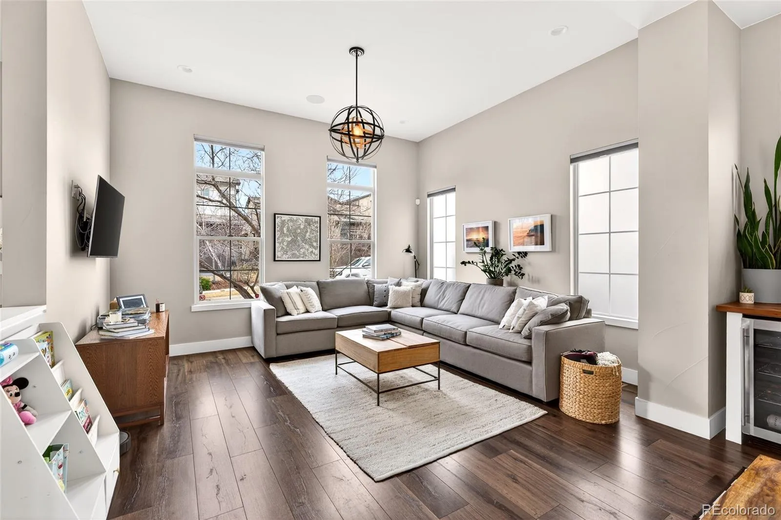 04122026080051 1600 9