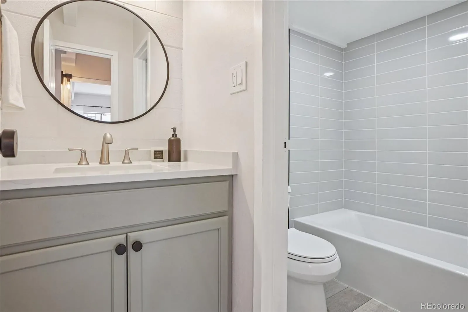 555 E 10th Avenue #3 Denver CO 80203 MLS #REC2037547 03252026152322 1600 14