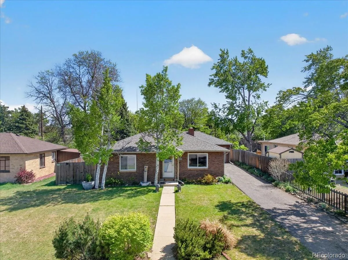 8122 W 17th Avenue Lakewood CO 80214 MLS #REC2037719 05202026200225 1200 1