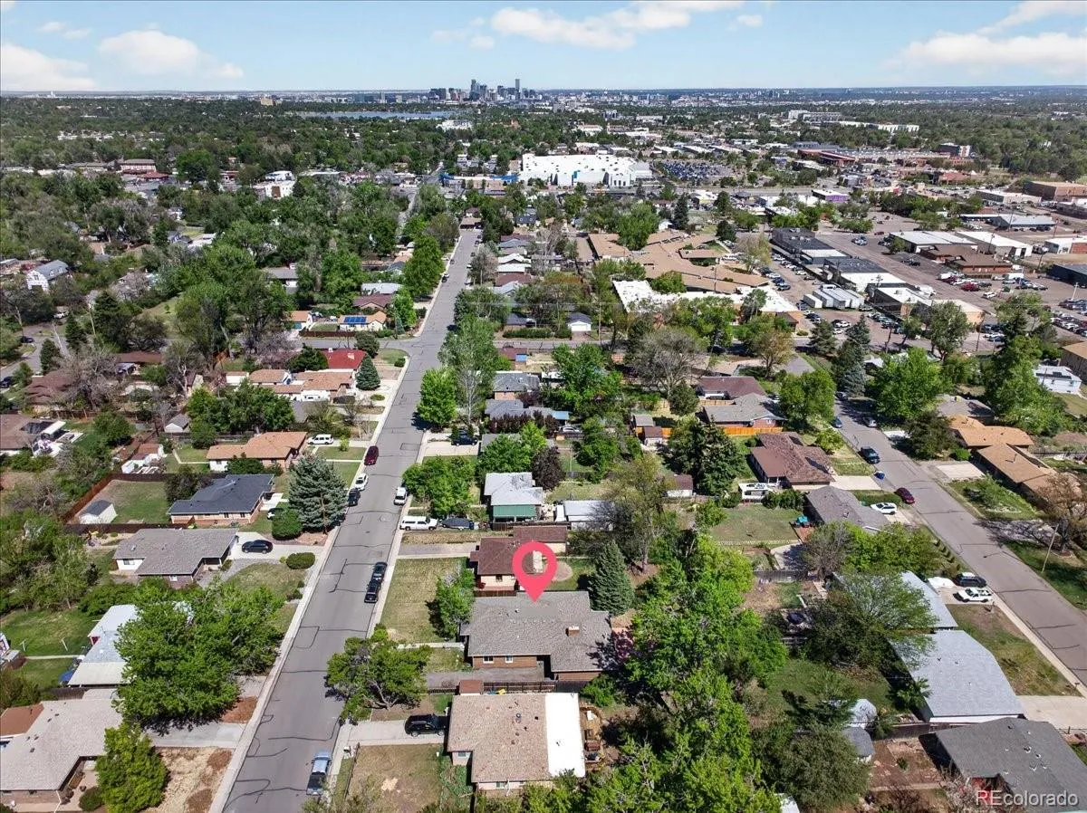 8122 W 17th Avenue Lakewood CO 80214 MLS #REC2037719 05202026200225 1200 28