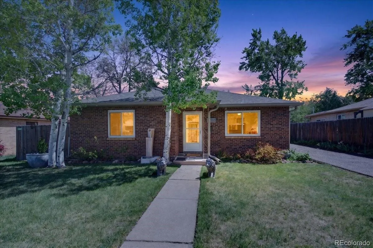 8122 W 17th Avenue Lakewood CO 80214 MLS #REC2037719 05202026200225 1200 32
