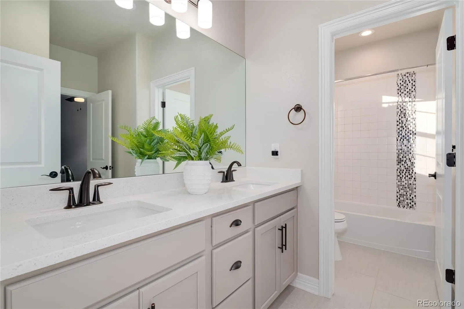 27500 E Lakeview Drive Aurora CO 80016 MLS #REC2039148 07022026173138 1600 33