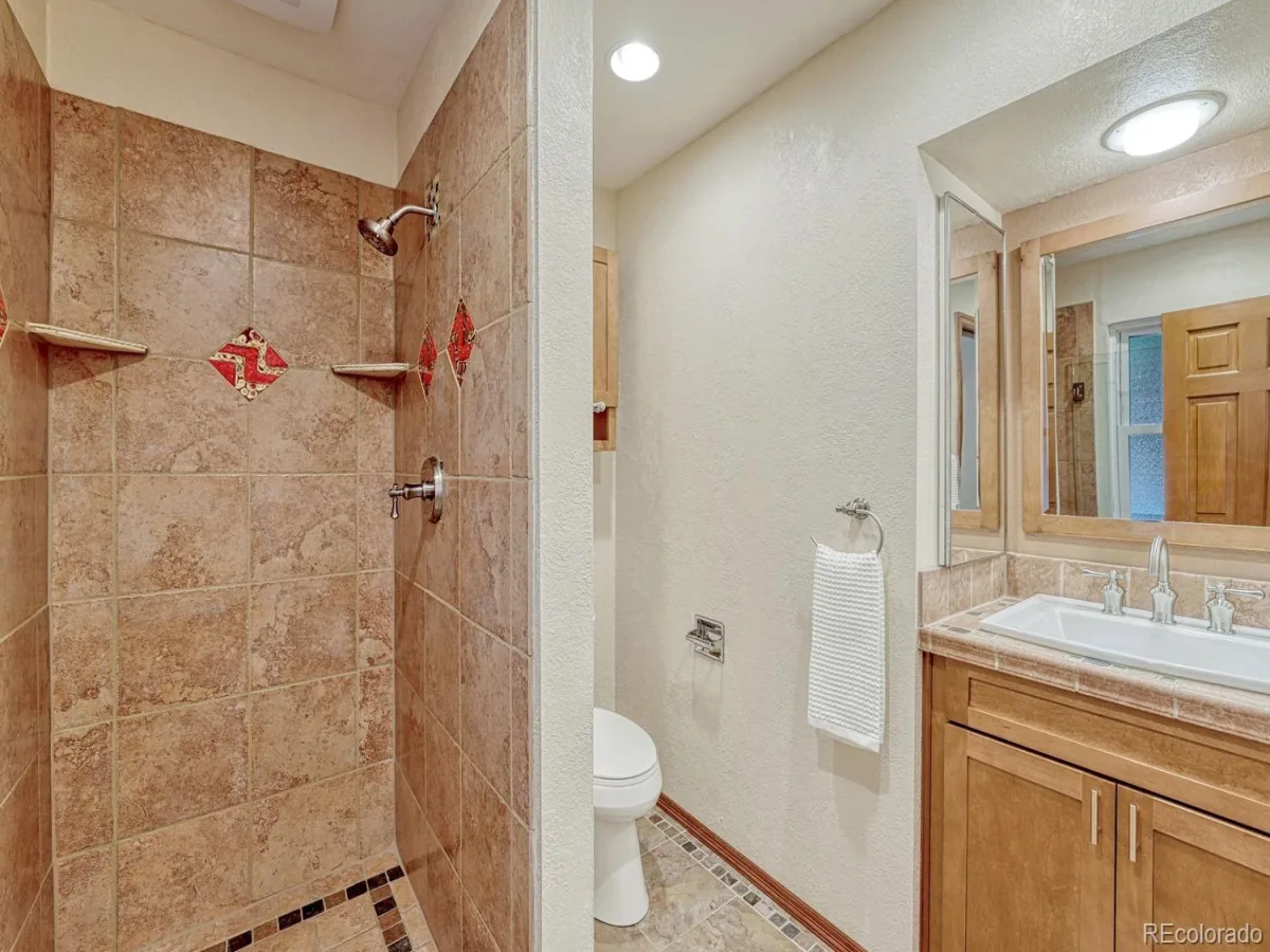 6904 E Villanova Place Denver CO 80224 | MLS #REC2040417 08192026221357 1200 27