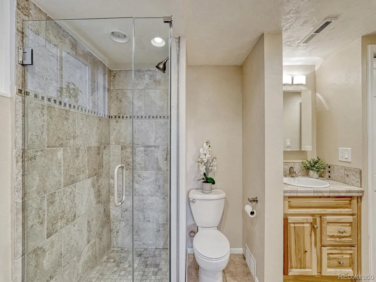6904 E Villanova Place Denver CO 80224 | MLS #REC2040417 08192026221357 1200 33