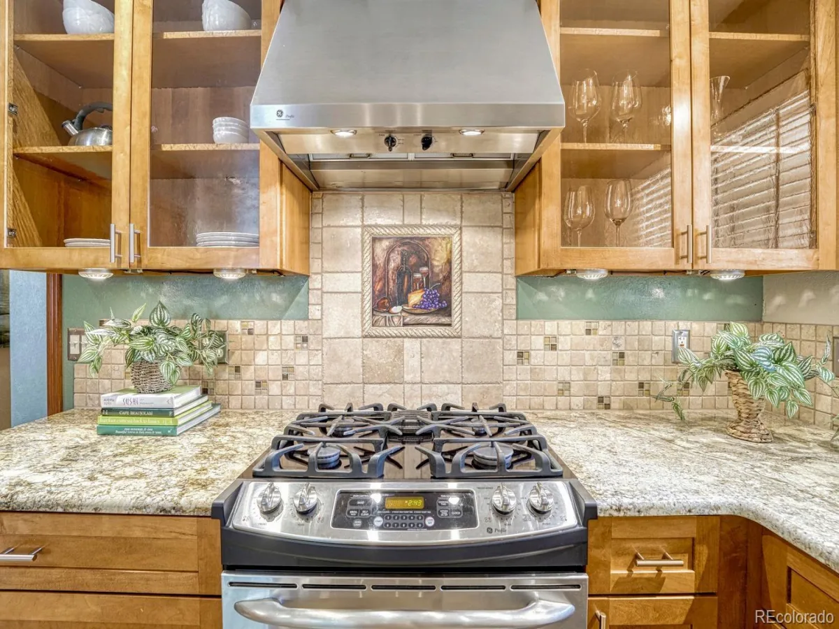 6904 E Villanova Place Denver CO 80224 | MLS #REC2040417 08192026221357 1200 6