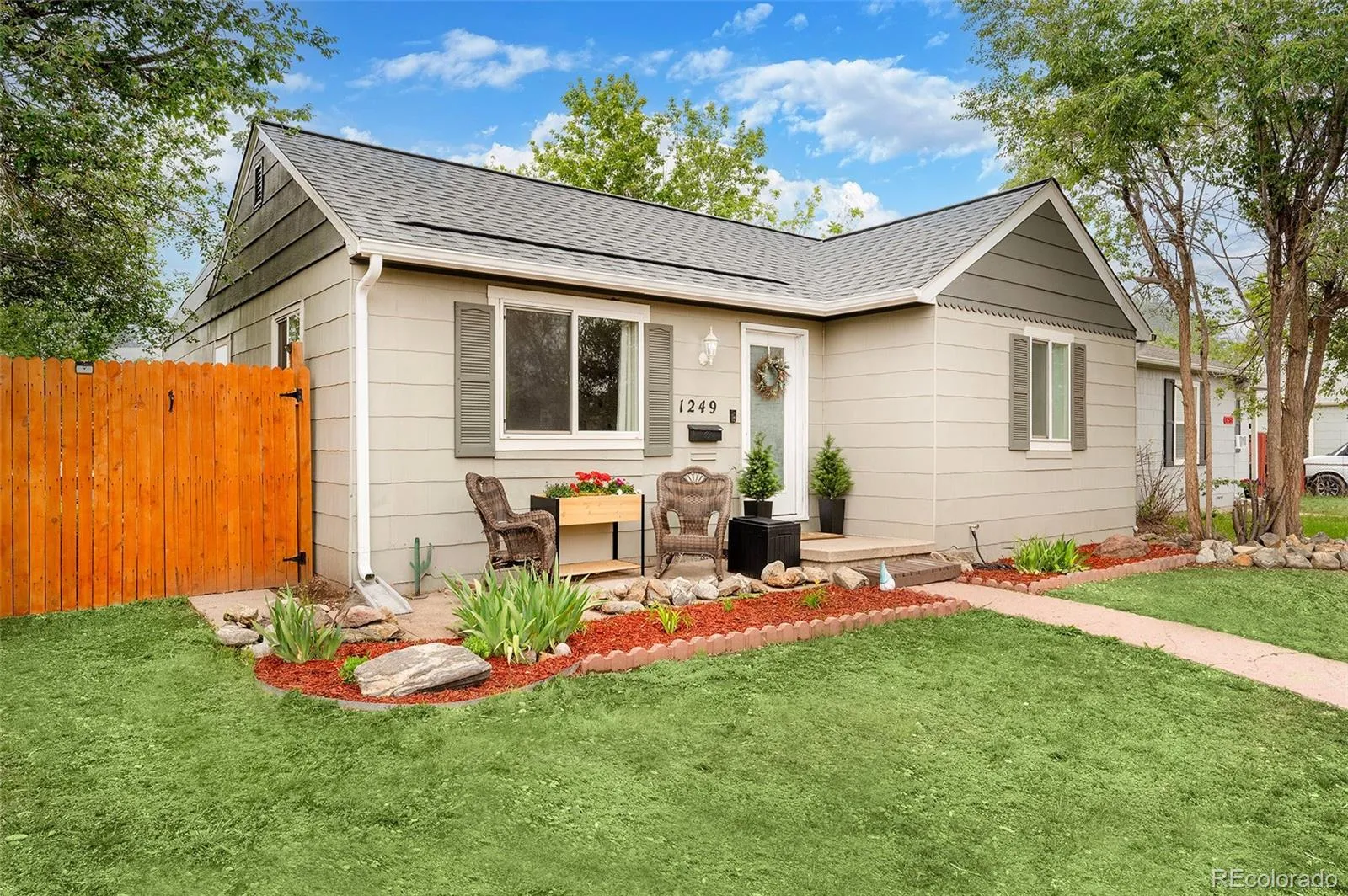 1249 Macon Street Aurora CO 80010 MLS #REC2041589 05262026205223 1600 0
