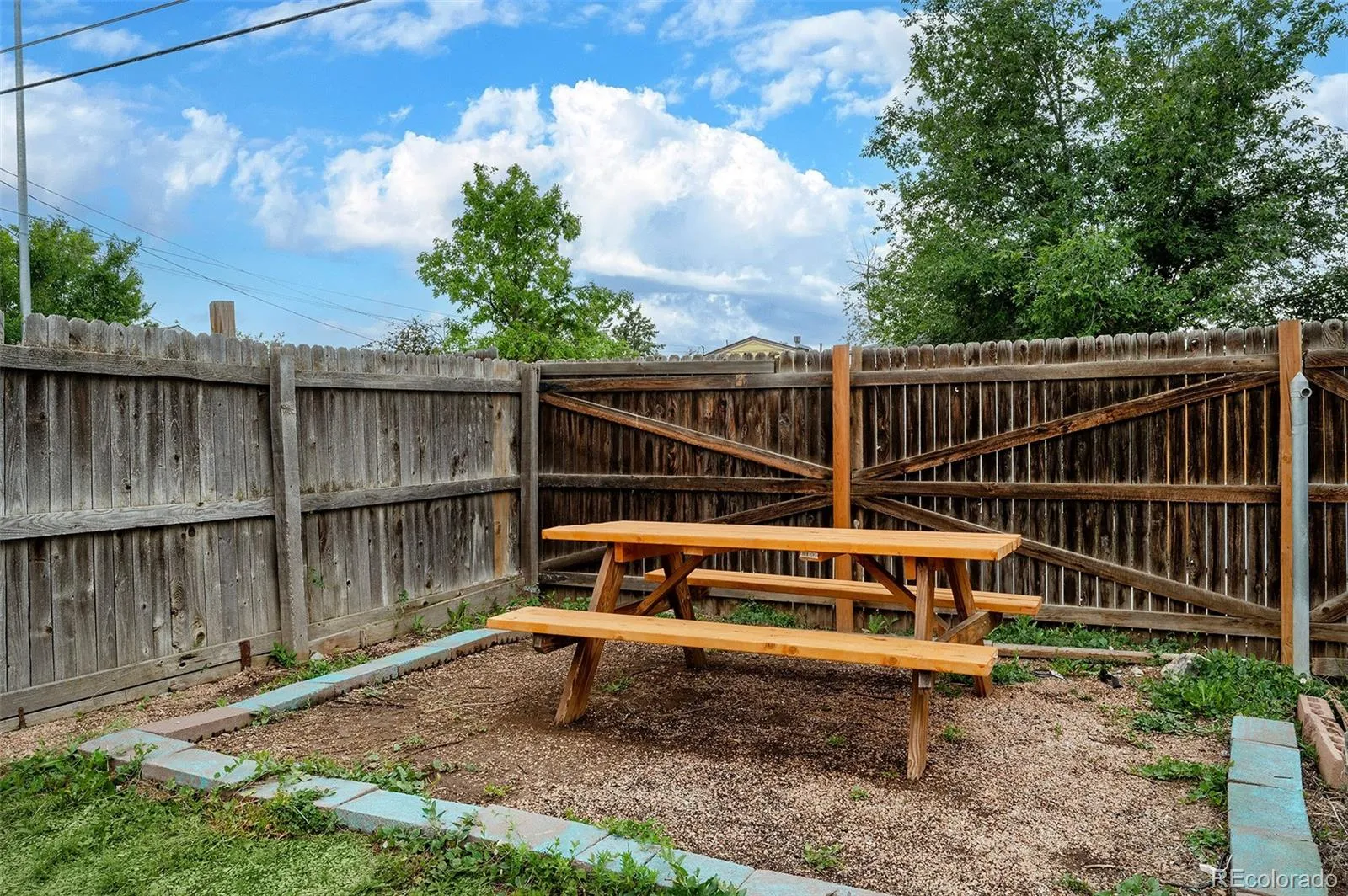 1249 Macon Street Aurora CO 80010 MLS #REC2041589 05262026205223 1600 20