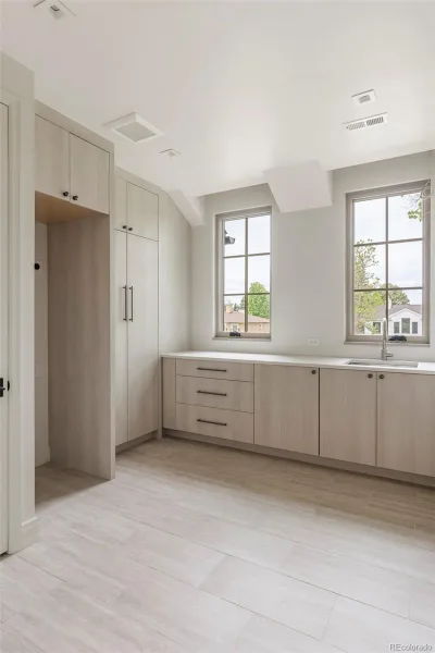 102 S Cherry Street Denver CO 80246 MLS #REC2041782 05292026164735 800 24