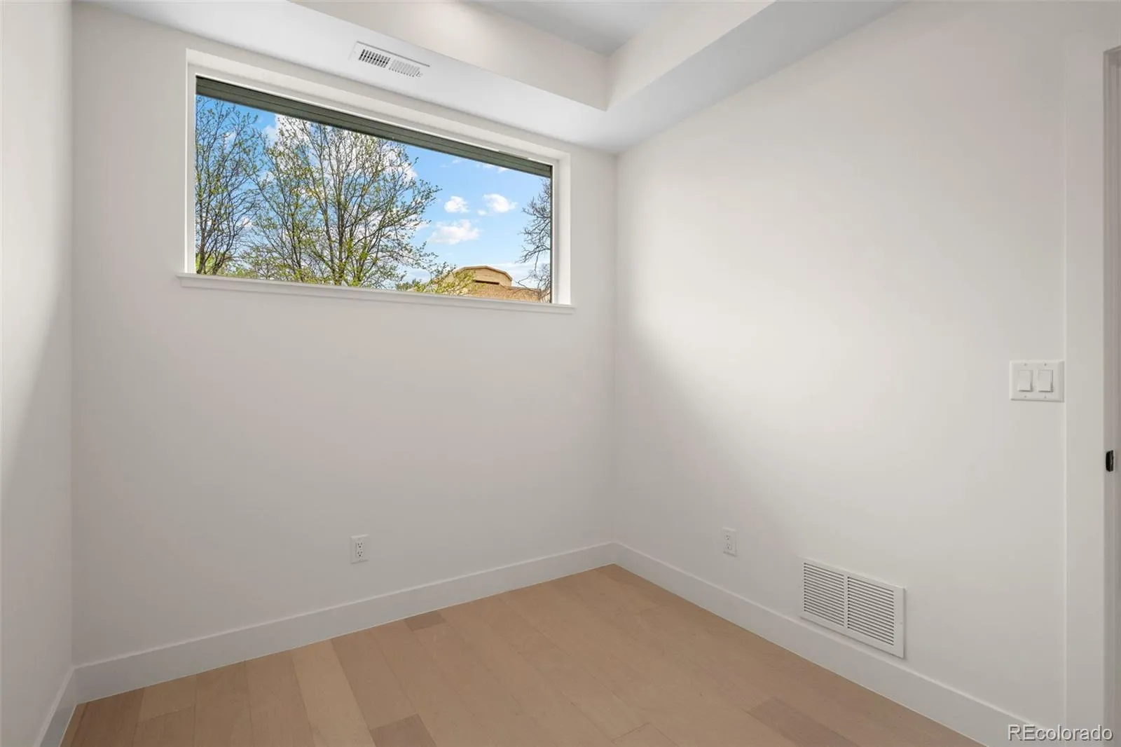 2135 S Sherman Street Denver CO 80210 MLS #REC2042363 05052026034624 1600 15