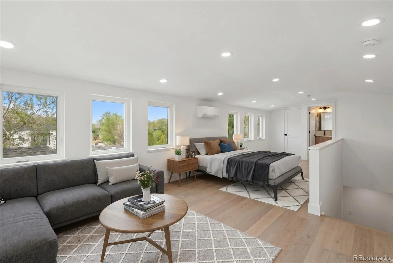 2135 S Sherman Street Denver CO 80210 MLS #REC2042363 05052026034624 1600 27