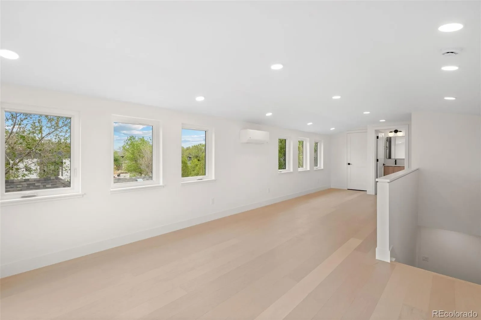 2135 S Sherman Street Denver CO 80210 MLS #REC2042363 05052026034624 1600 28